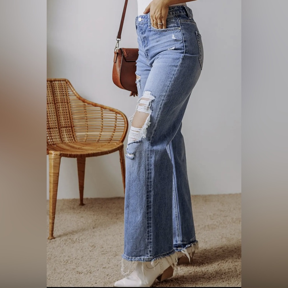 Distressed Raw Hem Straight Leg High
Waist Jeans - Picture 5 of 8